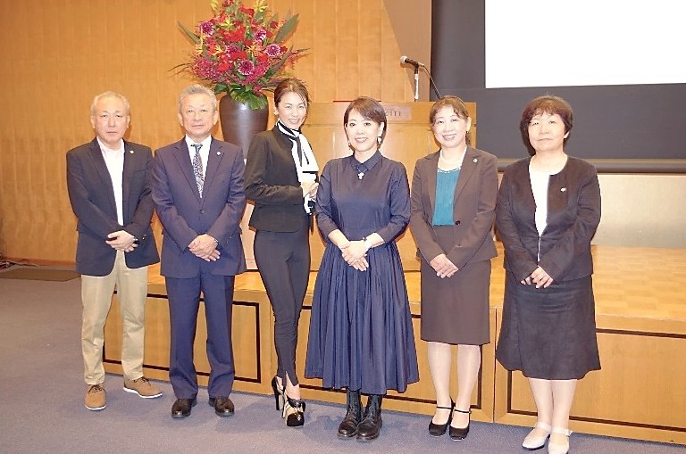 太田垣 章子 氏